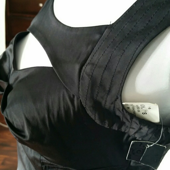 Black dress - Picture 3 of 3